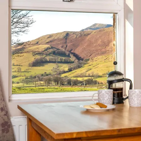 Apartment Sharp Edge *